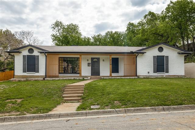 625 Blue Lake Dr in Fort Worth, TX - Building Photo