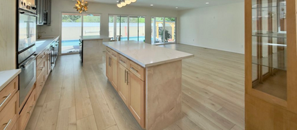 5921 Fallbrook Ave in Los Angeles, CA - Building Photo - Building Photo