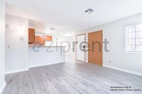 2702 Alicialynn Way in Las Vegas, NV - Foto de edificio - Building Photo