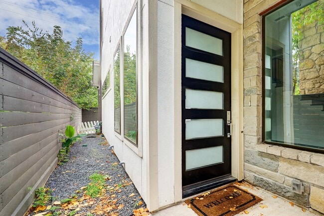 property at 609 W Pierce St