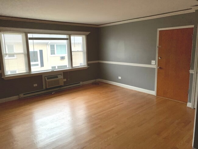 5039 N East River Rd in Norridge, IL - Building Photo - Building Photo
