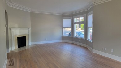 2388 NW Kearney St in Portland, OR - Building Photo - Building Photo