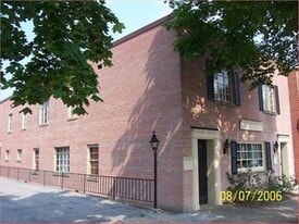 318 N Royal Ave in Front Royal, VA - Building Photo