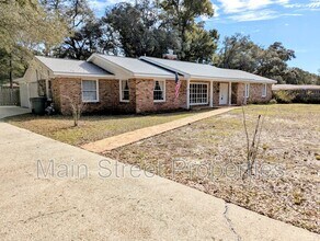 2 Manor Dr in Pensacola, FL - Building Photo - Building Photo