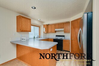 1428 N Sandlin Ave in Meridian, ID - Building Photo - Building Photo