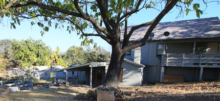 Loomis Motel in Loomis, CA - Building Photo - Building Photo