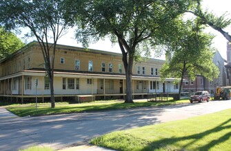 217 Chestnut St in Grand Forks, ND - Building Photo - Building Photo