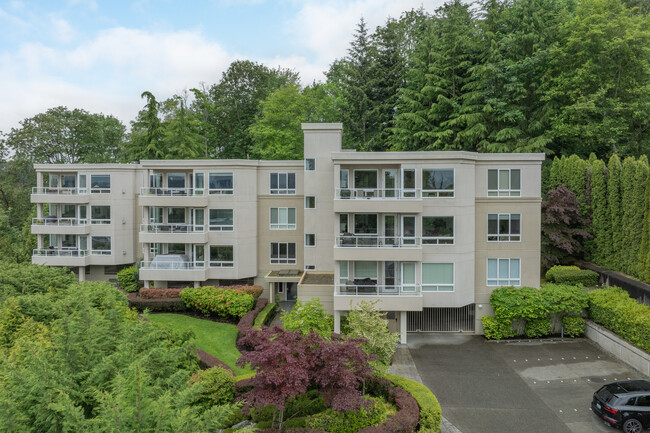 Mercerdale Park in Mercer Island, WA - Building Photo - Building Photo