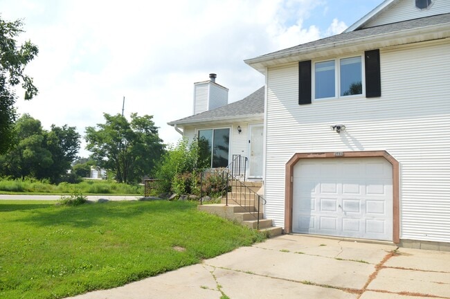 property at 2704 Norwich St