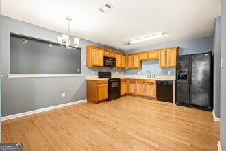 5955 Raventree Ct in College Park, GA - Building Photo - Building Photo