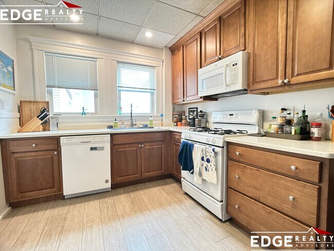 49 Oak Square Ave in Boston, MA - Building Photo - Building Photo