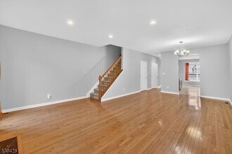 535 Coventry Dr in Nutley, NJ - Building Photo - Building Photo