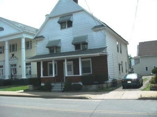 862 W Market St in Kingston, PA - Building Photo