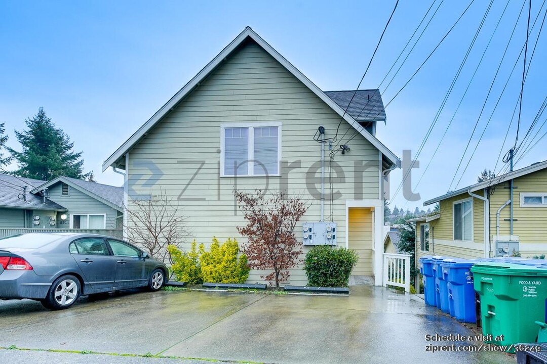 5907 40th Ave SW in Seattle, WA - Building Photo