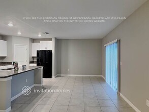 7117 King Crk Dr in Sun City Center, FL - Building Photo - Building Photo