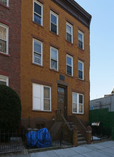 308 Macdougal St in Brooklyn, NY - Foto de edificio - Building Photo