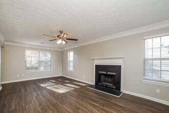 7013 Grinder Dr in Austell, GA - Building Photo - Building Photo