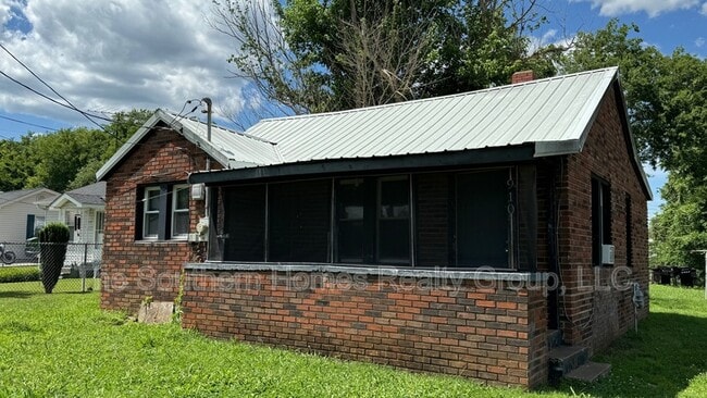 property at 910 Morris St