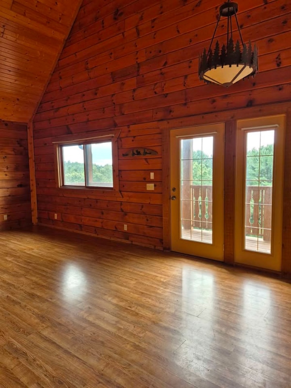 628 Sandy Beach Court in Warrens, WI - Foto de edificio - Building Photo