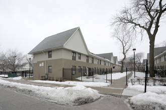 Robert Brooks Homes in Chicago, IL - Foto de edificio - Building Photo