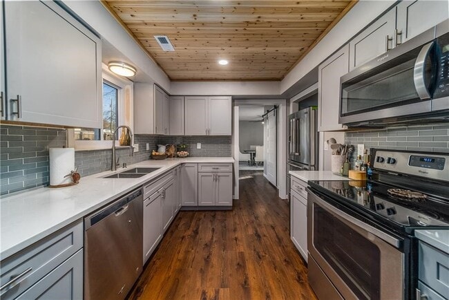 property at 902 NW K St