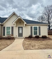 116 Webster Wy in Warner Robins, GA - Building Photo