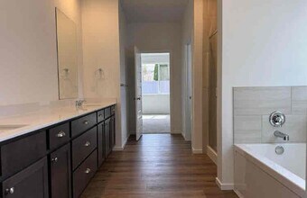 115 W Pheasant Blf Ave in Spokane, WA - Building Photo - Building Photo