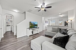 4827 Purple Wisteria Ln in Spring, TX - Building Photo