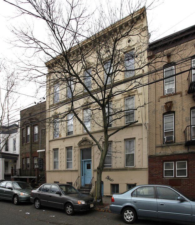 185 Beacon Ave in Jersey City, NJ - Building Photo