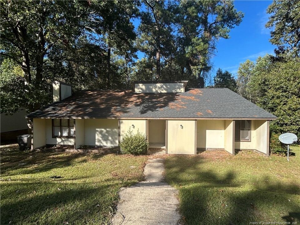 6324 Marykirk Dr in Fayetteville, NC - Building Photo