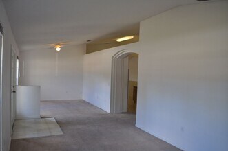 33 Rybark Ln in Palm Coast, FL - Building Photo - Building Photo