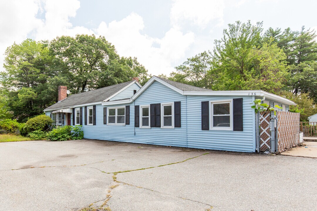 236 Broad St in Nashua, NH - Building Photo