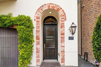 30 Southside Cir in Houston, TX - Building Photo - Building Photo