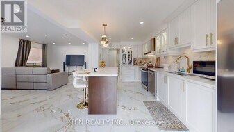 311 Conley St in Vaughan, ON - Building Photo