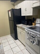 17331 Red Oak Dr, Unit Villas26 in Houston, TX - Building Photo - Building Photo