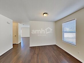 1830 S 875 E in Clearfield, UT - Foto de edificio - Building Photo