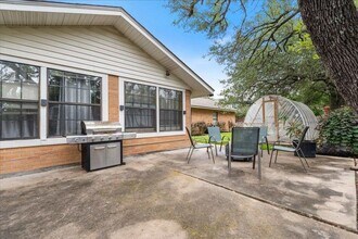 3704 Austin Cove in Lago Vista, TX - Building Photo - Building Photo