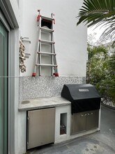 221 Jefferson Ave in Miami Beach, FL - Building Photo - Building Photo