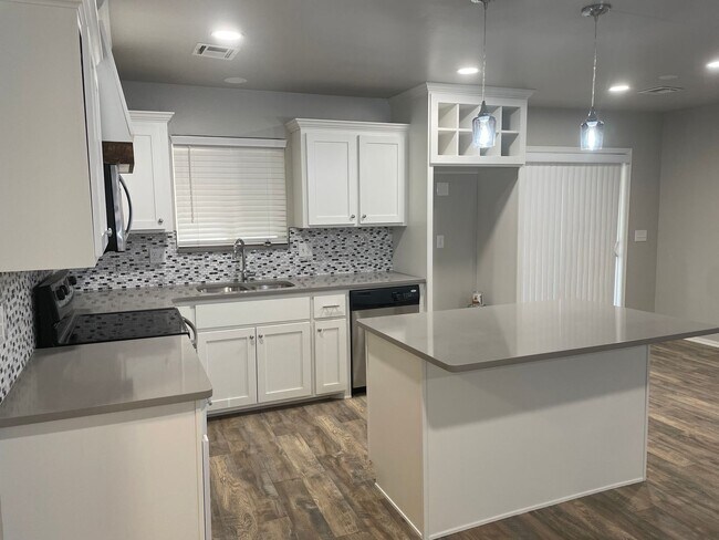 218 Falcon Ct in Norman, OK - Building Photo - Building Photo