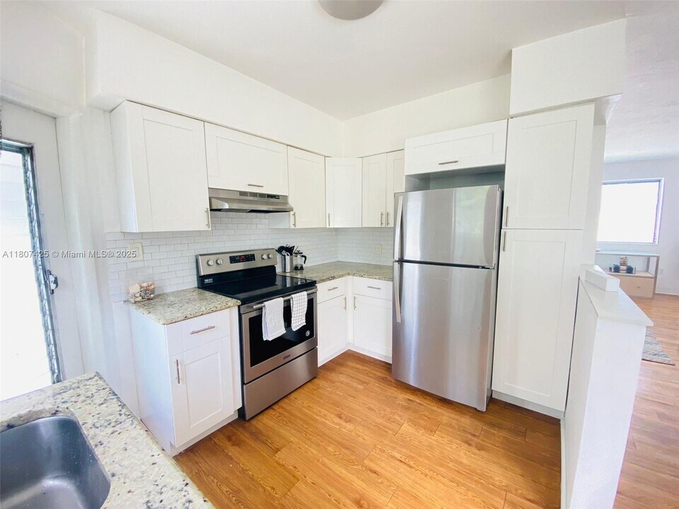 1135 101st St in Bay Harbor Islands, FL - Building Photo