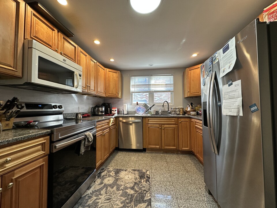 40 Clark Rd, Unit 40 in Brookline, MA - Building Photo