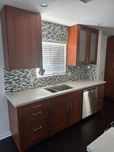 264 Rosebay Dr in Encinitas, CA - Foto de edificio - Building Photo