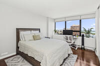 2800 N Lake Shore Dr, Unit 3201 in Chicago, IL - Building Photo - Building Photo