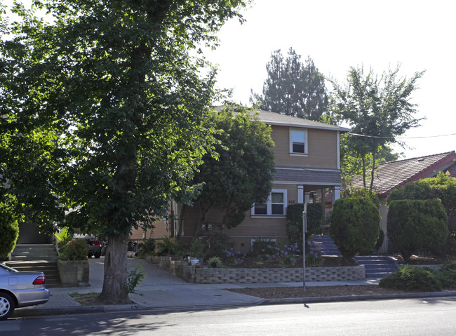 666 S 5th St in San Jose, CA - Foto de edificio - Building Photo