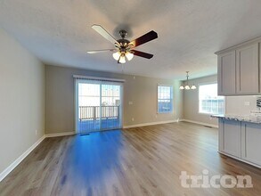 1820 Elizabeth Ln in Columbia, TN - Foto de edificio - Building Photo