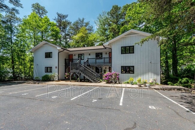 property at 104 Glenn Bridge Rd