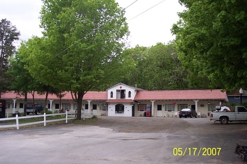 Dedell's Motel Rentals in Sherrill, NY - Foto de edificio - Building Photo