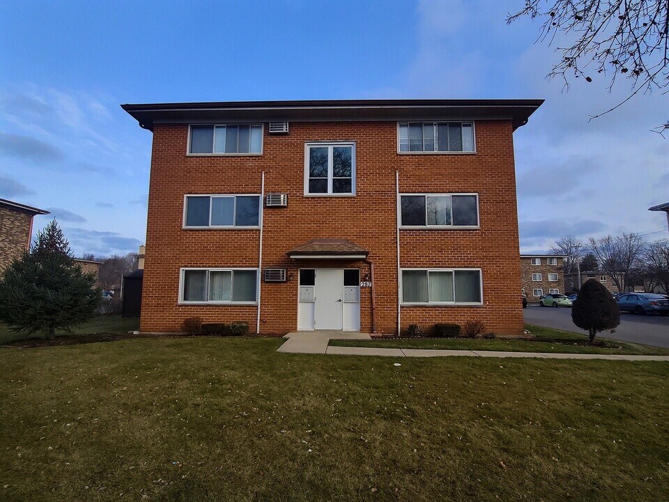 287 8th St in Wheeling, IL - Building Photo