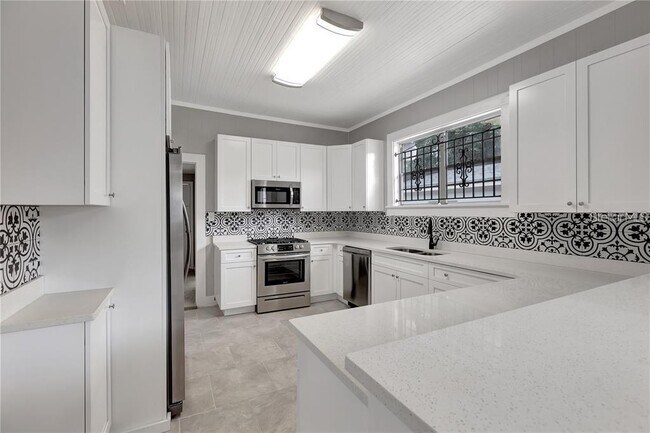 2523 W Spruce St in Tampa, FL - Building Photo - Building Photo
