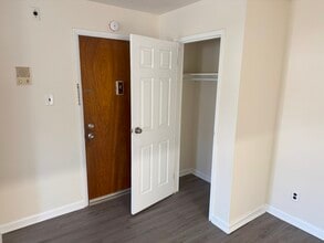 2 S Swarthmore Ave, Unit B8 in Ridley Park, PA - Building Photo - Building Photo